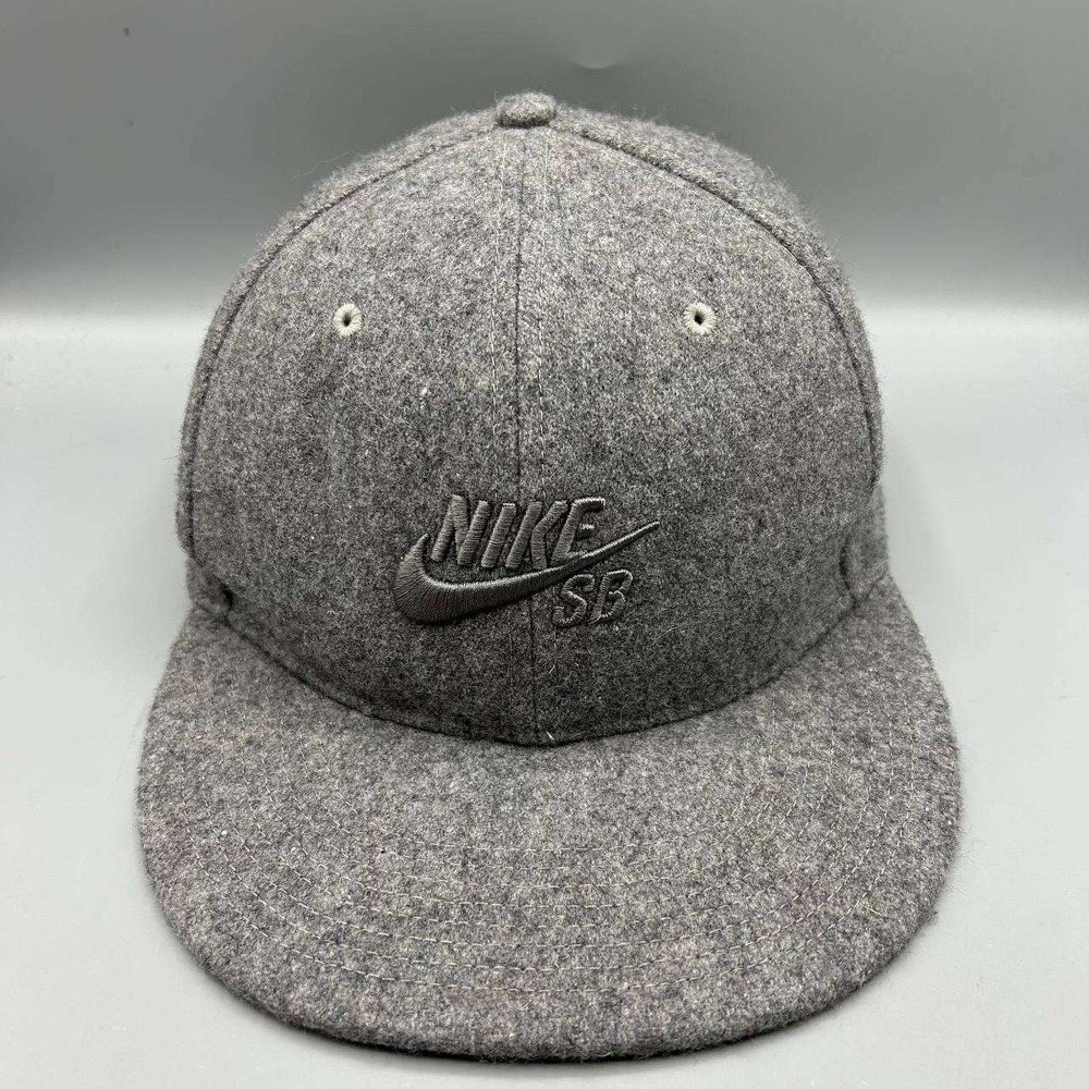 Nike SB Hat Men 7 1/4 Gray Embroidered Fitted Cap Wool Blend